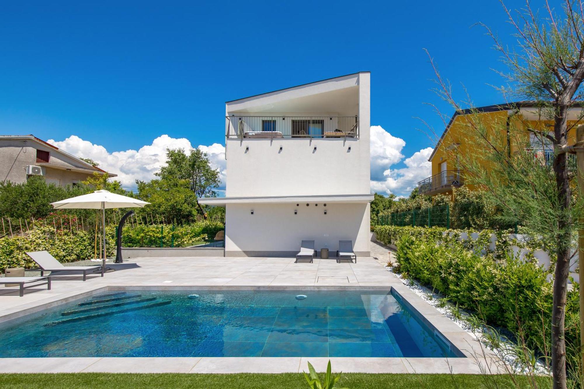 Apartmani Vila Mara M 1 Heated Pool Омишаль Экстерьер фото