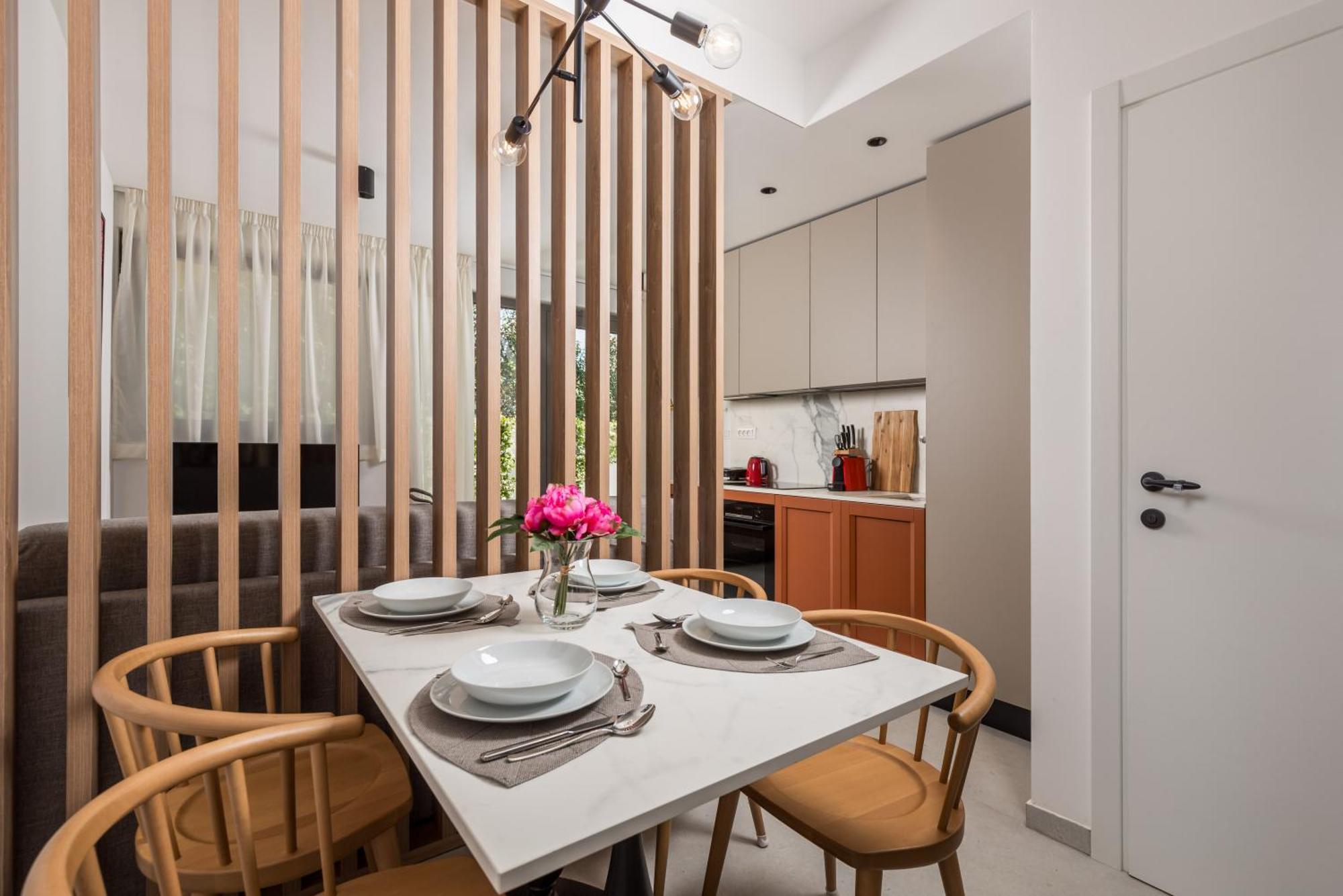 Apartmani Vila Mara M 1 Heated Pool Омишаль Экстерьер фото
